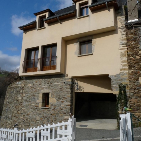  Annonces PALION : Maison / Villa | CASTELNAU-DE-MANDAILLES (12500) | 78 m2 | 485 € 